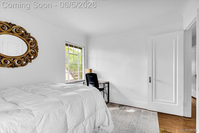 18674 Gainsborough Road, Detroit, MI 48223