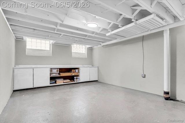 18674 Gainsborough Road, Detroit, MI 48223