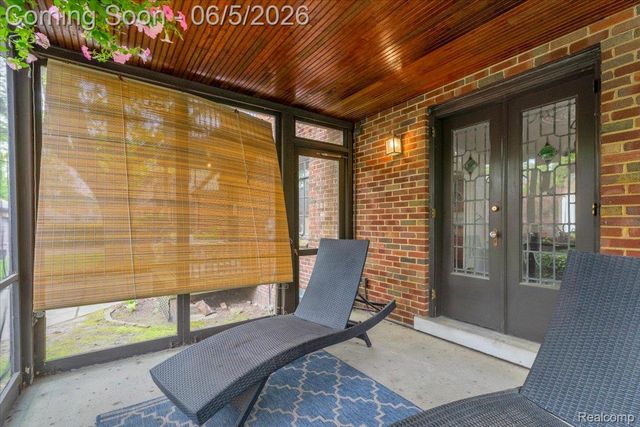 18674 Gainsborough Road, Detroit, MI 48223