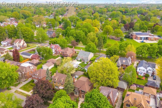 18674 Gainsborough Road, Detroit, MI 48223
