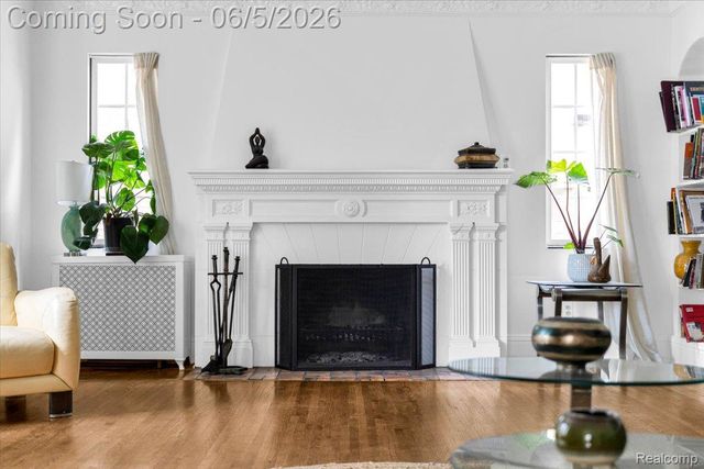18674 Gainsborough Road, Detroit, MI 48223