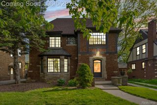 18674 Gainsborough Road, Detroit, MI 48223