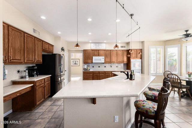 7173 W TRAILS Drive, Glendale, AZ 85308