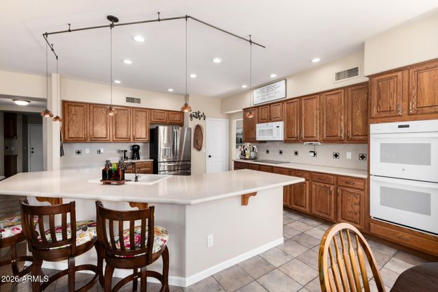 7173 W TRAILS Drive, Glendale, AZ 85308