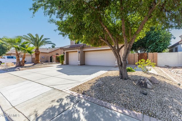7173 W TRAILS Drive, Glendale, AZ 85308