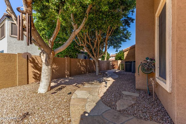 7173 W TRAILS Drive, Glendale, AZ 85308