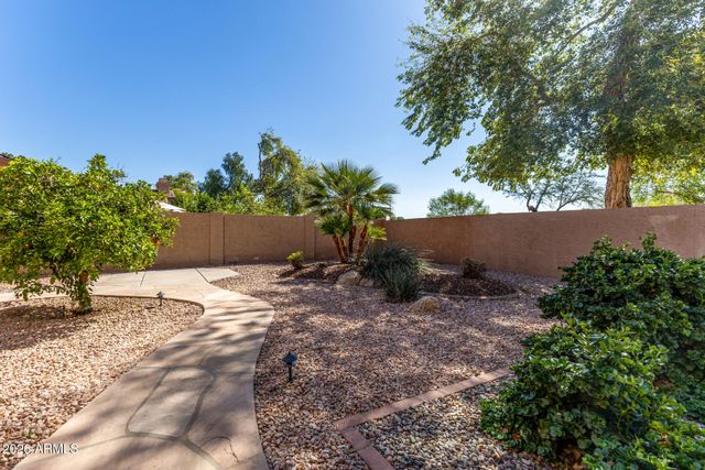 7173 W TRAILS Drive, Glendale, AZ 85308