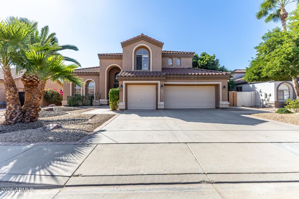 7173 W TRAILS Drive, Glendale, AZ 85308