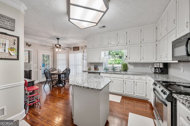 656 Clubland Circle SE, Conyers, GA 30094