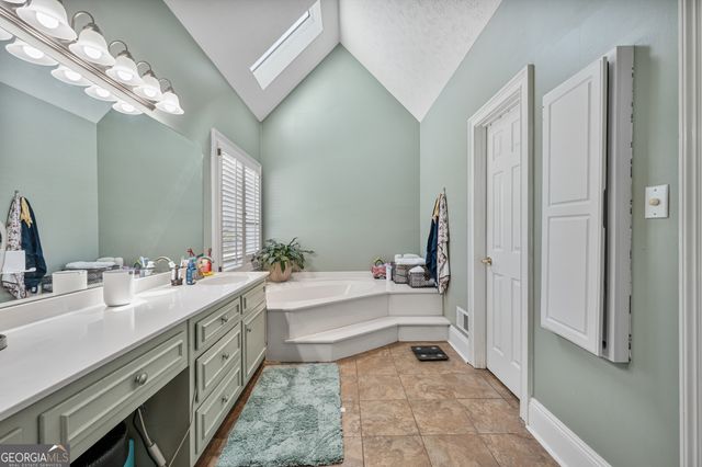 656 Clubland Circle SE, Conyers, GA 30094