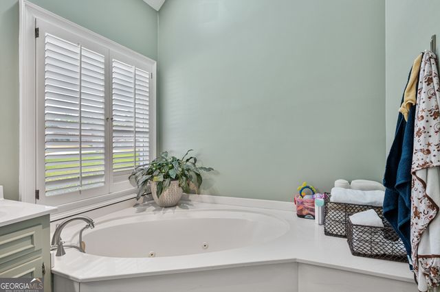 656 Clubland Circle SE, Conyers, GA 30094