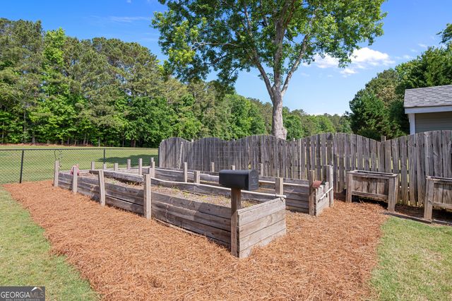 656 Clubland Circle SE, Conyers, GA 30094