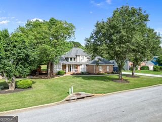 656 Clubland Circle SE, Conyers, GA 30094