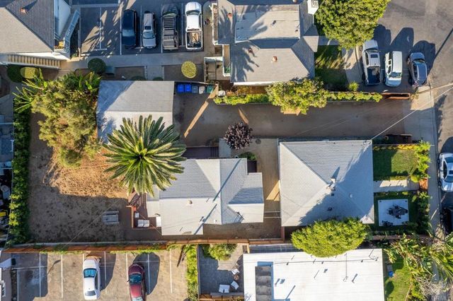 376 378 Acacia Drive, Carlsbad, CA 92008