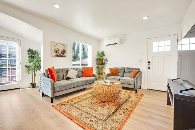 376 378 Acacia Drive, Carlsbad, CA 92008