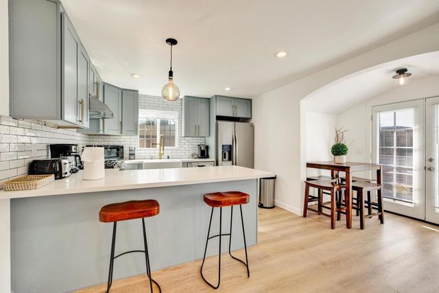 376 378 Acacia Drive, Carlsbad, CA 92008