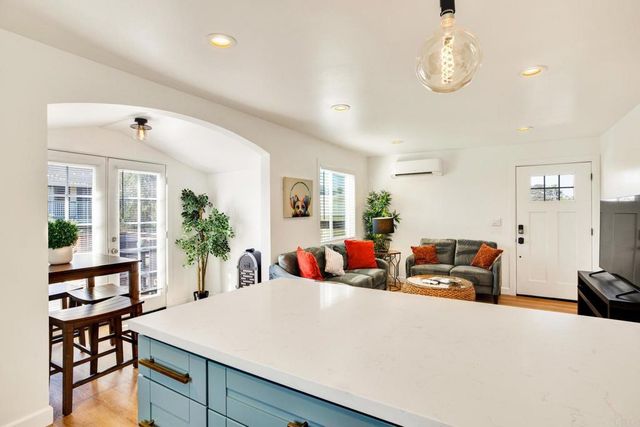 376 378 Acacia Drive, Carlsbad, CA 92008