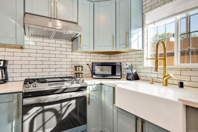 376 378 Acacia Drive, Carlsbad, CA 92008