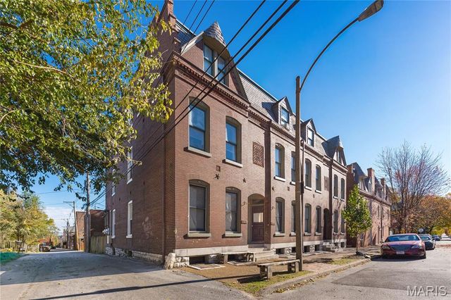 1916 Menard Street, St Louis, MO 63104