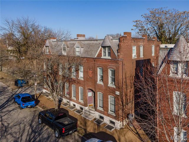 1916 Menard Street, St Louis, MO 63104