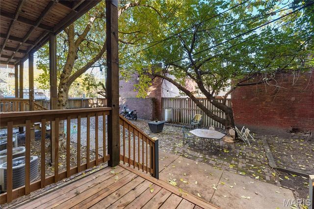 1916 Menard Street, St Louis, MO 63104