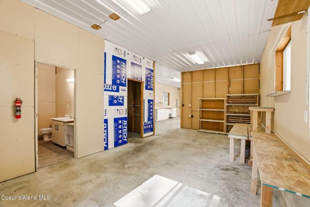 2895 Upper Pack River RD, Sandpoint, ID 83864