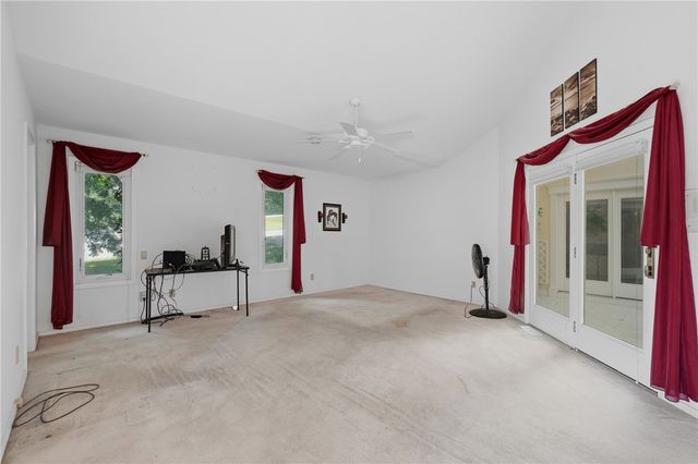 4 Fairway Place, Holiday Island, AR 72631