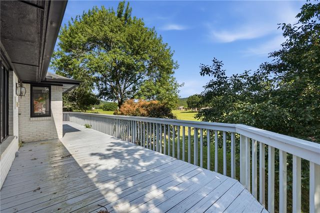 4 Fairway Place, Holiday Island, AR 72631