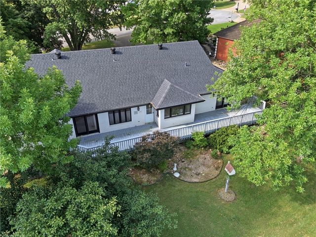 4 Fairway Place, Holiday Island, AR 72631