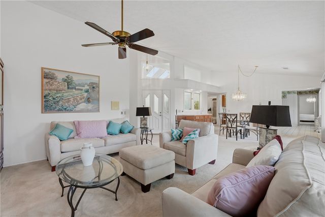 4 Fairway Place, Holiday Island, AR 72631