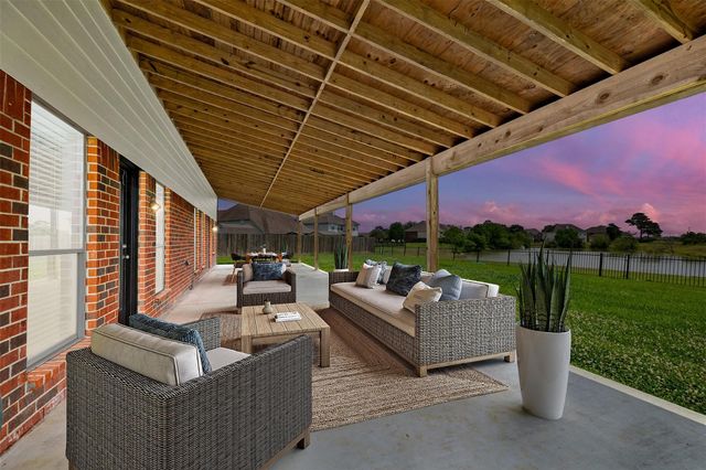 8206 Shady Grove Street, Baytown, TX 77523