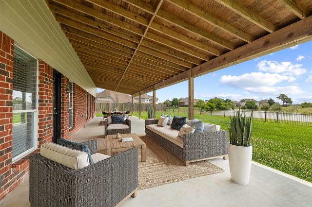 8206 Shady Grove Street, Baytown, TX 77523