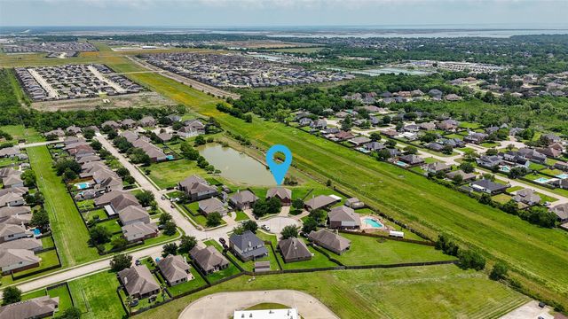 8206 Shady Grove Street, Baytown, TX 77523