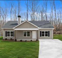 96 Hawks Ridge Ct, Cleveland, GA 30528