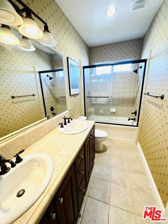 Image 17 of property listing at 8150 Julie Court, Hesperia, CA 92345