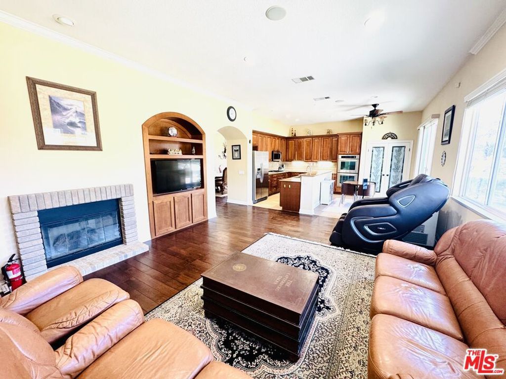 Image 6 of property listing at 8150 Julie Court, Hesperia, CA 92345