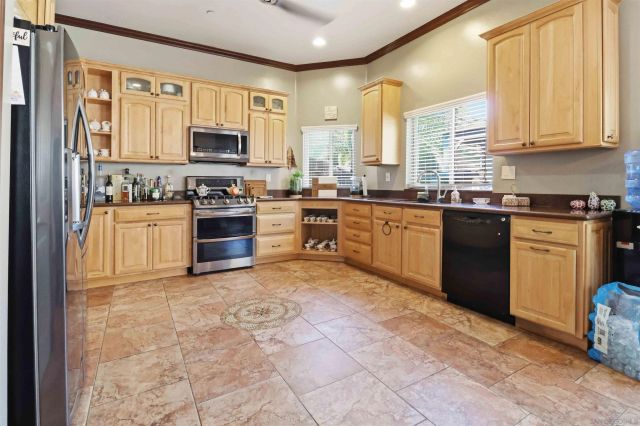 1804 Vista De La Montana, El Cajon, CA 92019