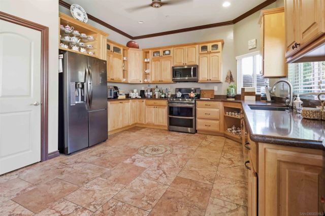 1804 Vista De La Montana, El Cajon, CA 92019