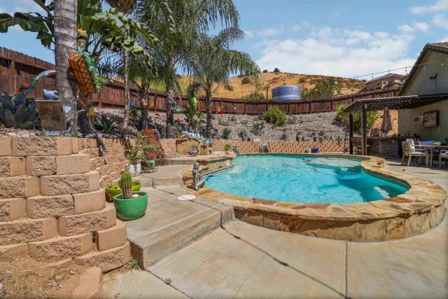 1804 Vista De La Montana, El Cajon, CA 92019
