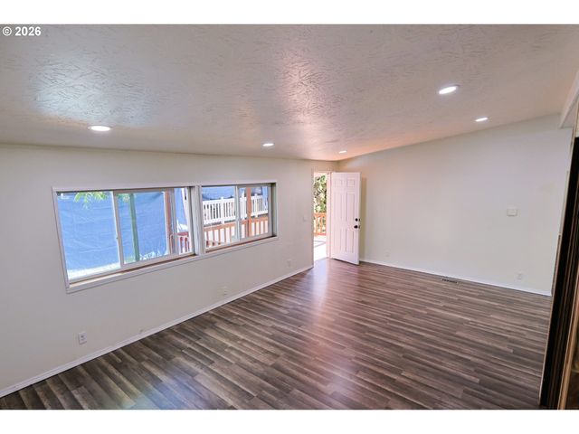 8300 Ne QUATAMA St 139, Hillsboro, OR 97006