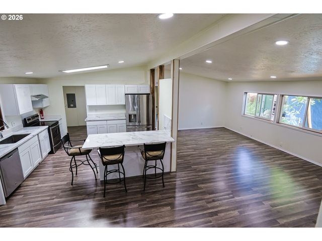 8300 Ne QUATAMA St 139, Hillsboro, OR 97006