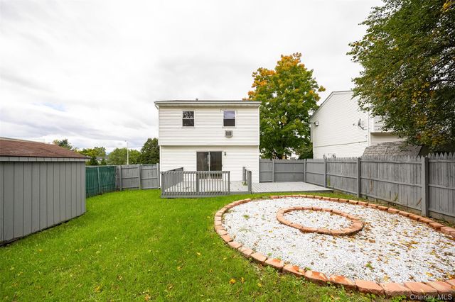 502 Harbor View Court, Beacon, NY 12508