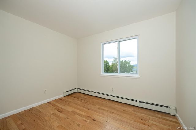 502 Harbor View Court, Beacon, NY 12508