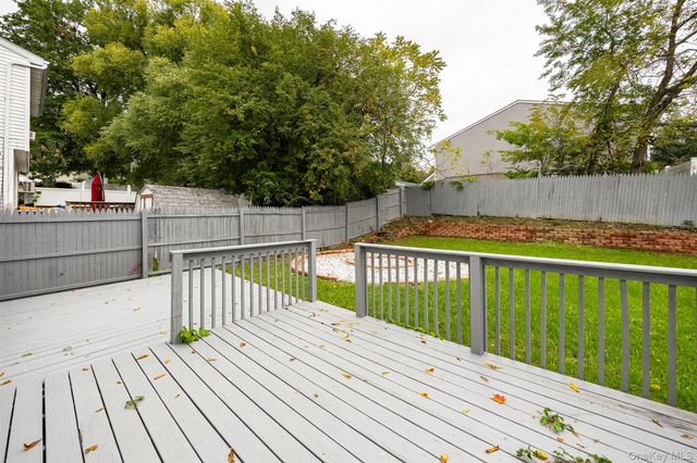 502 Harbor View Court, Beacon, NY 12508