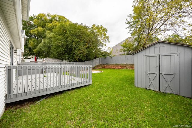 502 Harbor View Court, Beacon, NY 12508