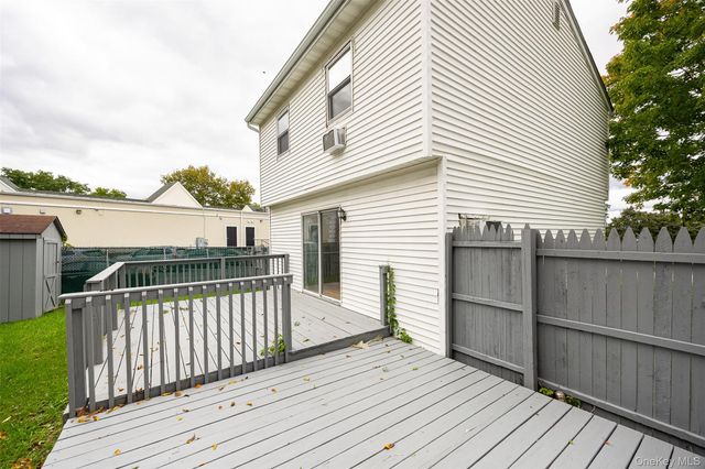 502 Harbor View Court, Beacon, NY 12508