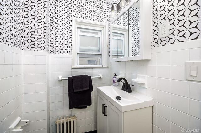 23 Pleasant Avenue, Port Washington, NY 11050