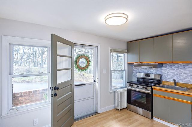 23 Pleasant Avenue, Port Washington, NY 11050