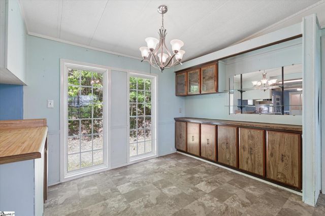 599 S Glassy Mountain Road, Pickens, SC 29671
