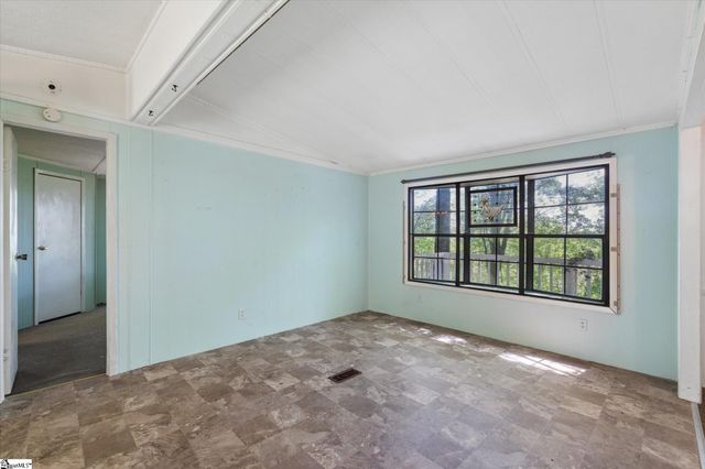 599 S Glassy Mountain Road, Pickens, SC 29671